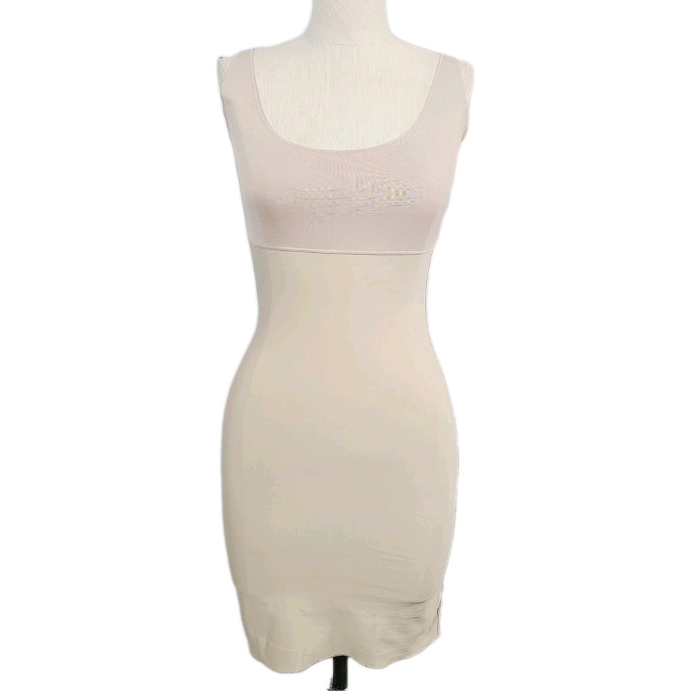 Spanx Shapewear Tank Slip Dress M Beige Bodycon Slimming Minimalist‎ Slip
